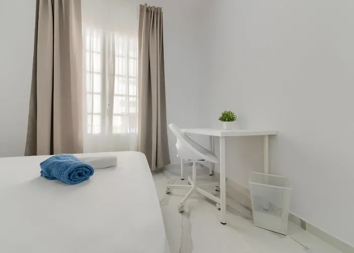 Falla - La Caleta Apartman